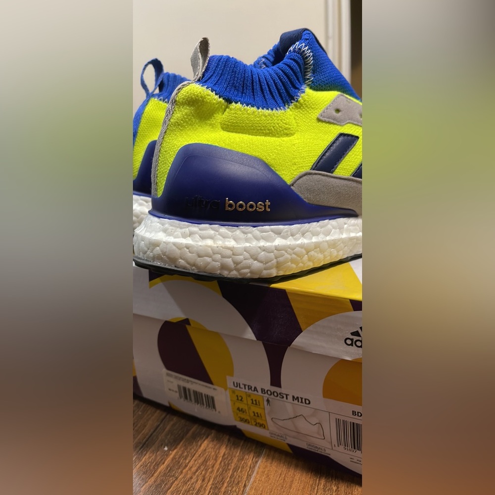 Adidas Ultra Boost Mid Contorsium - Picture 4 of 7